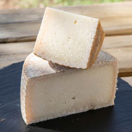 queso viejo de leche cruda de oveja Caraveruela